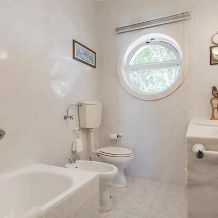 Rustic Seaview In Appartement
